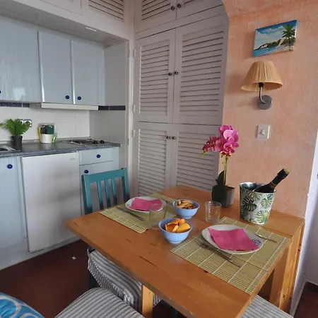 Apcostas - Isla De Apartment Roses